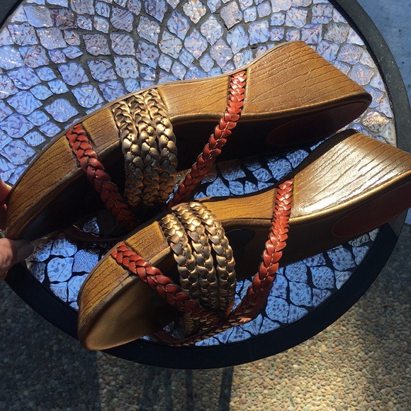 COLE HAAN ‘NIKE AIR’ LEATHER SANDALS - Picture 5 of 11
